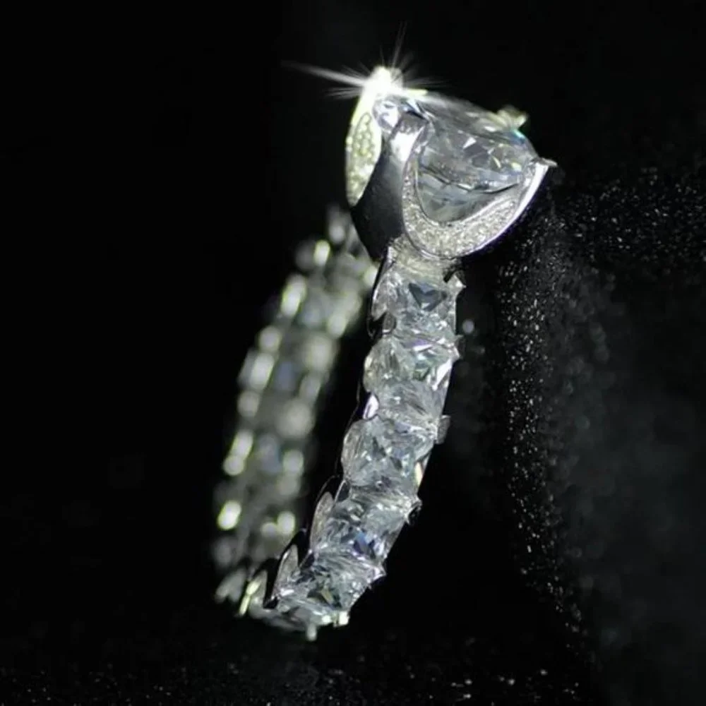 NEW 925 STERLING SILVER DIAMOND ENGAGEMENT RING, CUTE RING, SHINY RING. - Picture 4 of 6